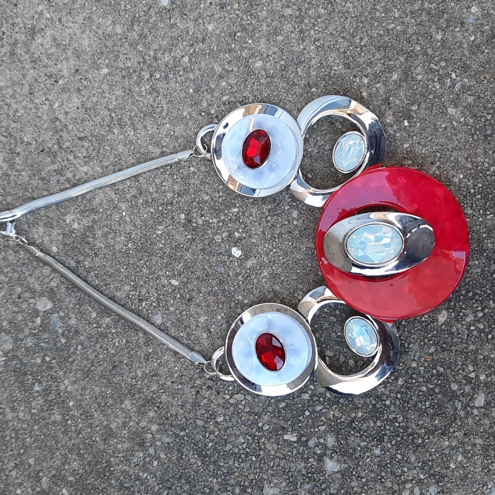 Red/White Abstract Disc Necklace & Earring set
